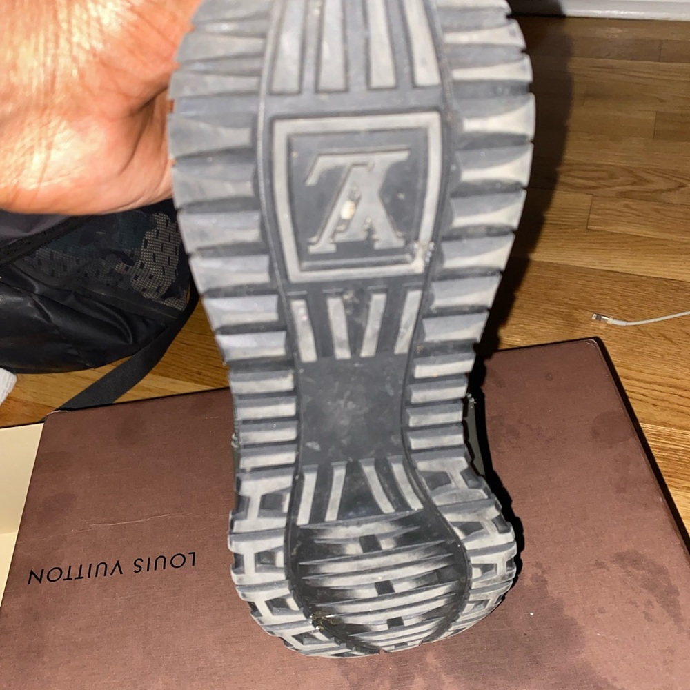 Louis Vuitton runaway sneaker - Picture 7 of 9